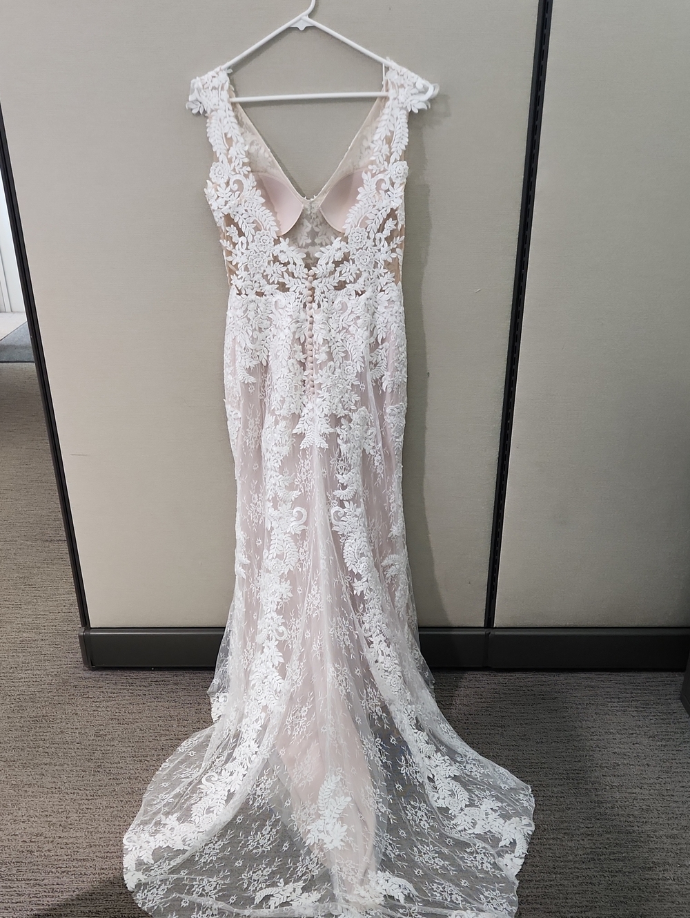 Whispers and Echoes Milano Gown Size 12 - Picture 2 of 16